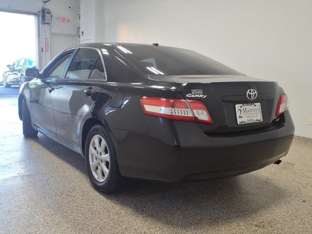 Used 2011 Toyota Camry LE w/ LE Extra-Value Pkg FWD image 6