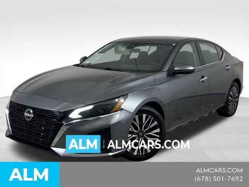 Used 2023 Nissan Altima 2.5 SV image 1