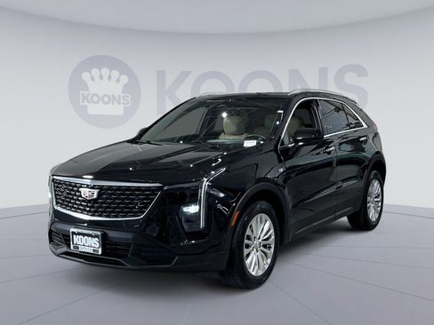 Used 2024 Cadillac XT4 Luxury w/ Cold Weather Package AWD/4WD image 1