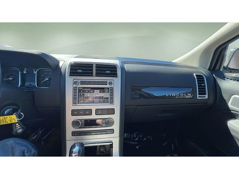 Used 2008 Lincoln MKX AWD image 17