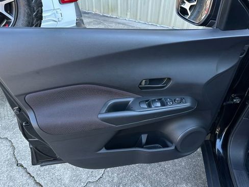 Used 2018 Nissan Kicks S image 13