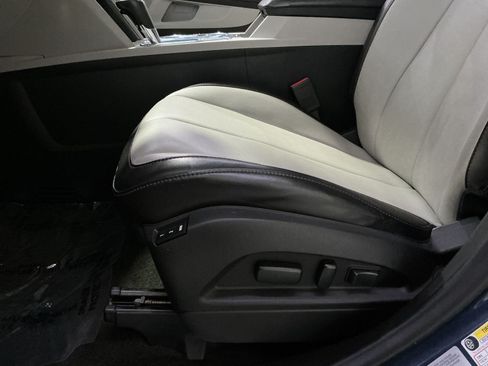 Used 2017 Chevrolet Equinox Premier w/ Enhanced Convenience Package AWD/4WD image 15