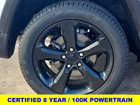 Used 2023 Jeep Grand Cherokee Limited w/ Luxury Tech Group II image 39