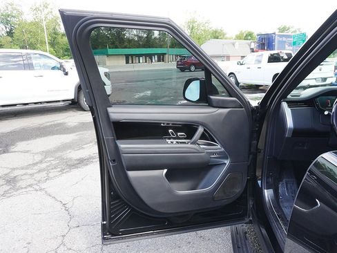 Used 2024 Land Rover Range Rover Long Wheelbase Autobiography image 31