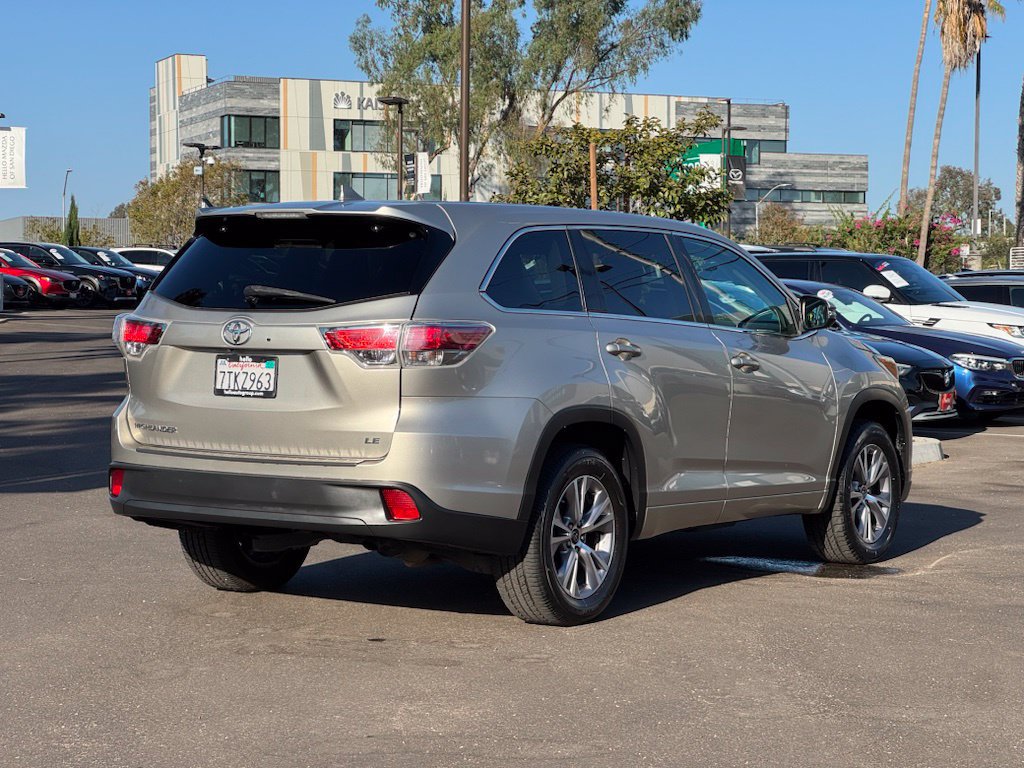 Used 2016 Toyota Highlander Plus FWD image 32