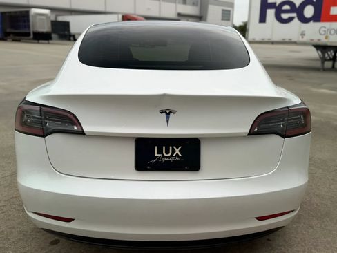 Used 2023 Tesla Model 3 Standard Range RWD image 9