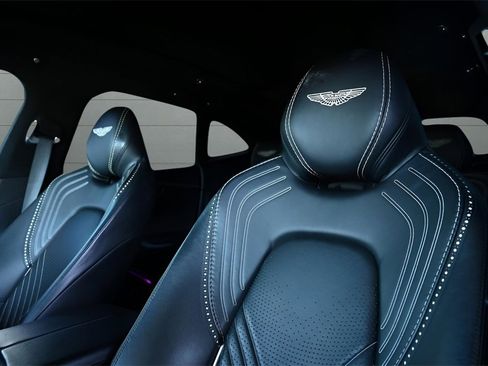 Used 2021 Aston Martin DBX image 25