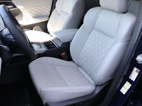 New 2025 Mitsubishi Outlander SEL image 4