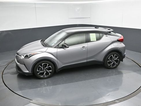 Used 2019 Toyota C-HR Limited FWD image 48