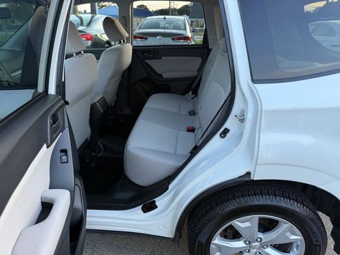Used 2015 Subaru Forester 2.5i Premium w/ Popular Package #2 AWD/4WD image 10