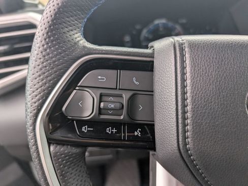 Used 2023 Toyota Tundra Platinum AWD/4WD image 18