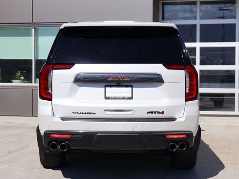 Used 2024 GMC Yukon XL AT4 w/ Technology Package AWD/4WD image 7