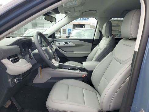 New 2026 Ford Explorer Active w/ Active Comfort Package AWD/4WD image 8