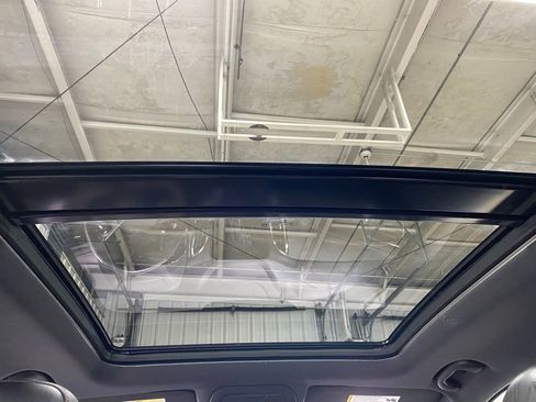 Used 2023 Chevrolet Equinox RS image 50