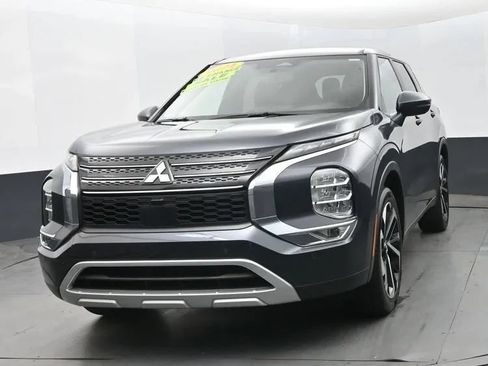 Used 2024 Mitsubishi Outlander FWD image 1