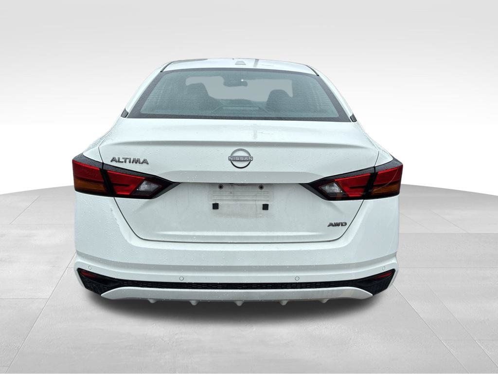 Used 2025 Nissan Altima 2.5 SV AWD/4WD image 4