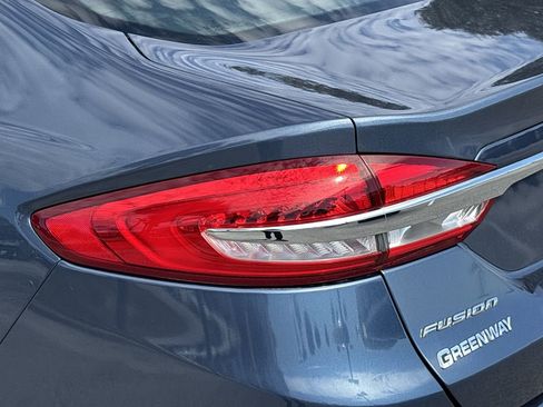 Used 2018 Ford Fusion SE w/ Fusion SE Technology Package image 7