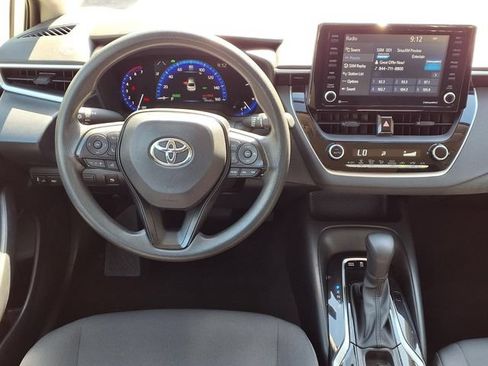 Used 2022 Toyota Corolla LE FWD image 17