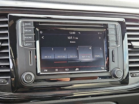 Used 2016 Volkswagen Beetle 1.8T Classic image 17