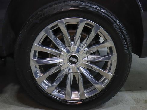 Used 2022 Cadillac Escalade ESV Premium Luxury image 34