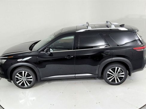 Used 2024 Nissan Pathfinder Platinum w/ Lighting Package (N92) AWD/4WD image 46