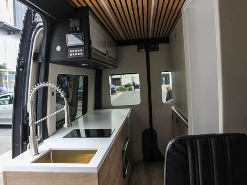 Used 2023 Mercedes-Benz Sprinter 2500 image 6
