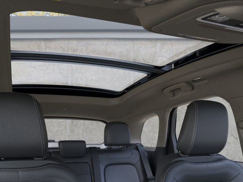 New 2026 Lincoln Corsair Premiere image 22