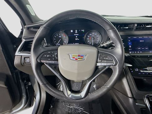 Used 2021 Cadillac XT6 Premium Luxury image 13