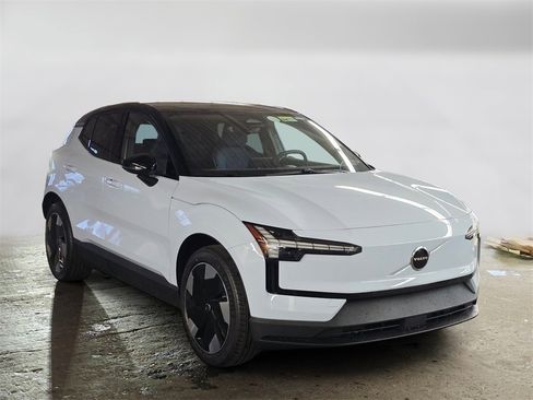 New 2026 Volvo EX30 Plus image 3