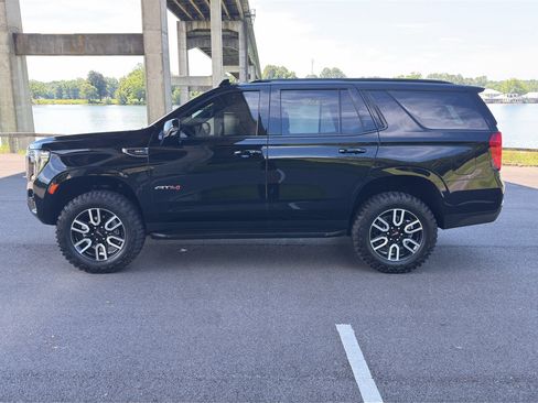 Used 2024 GMC Yukon AT4 w/ Technology Package AWD/4WD image 6