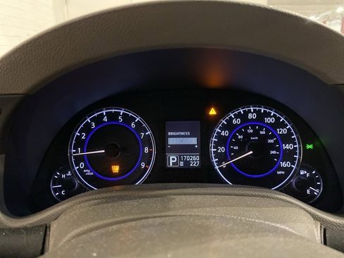 Used 2010 INFINITI G37 Journey w/ Premium Pkg image 12
