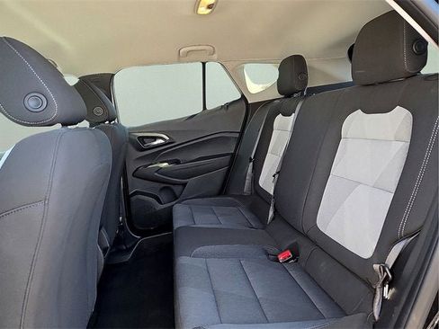 Certified 2025 Chevrolet Trax LS image 13