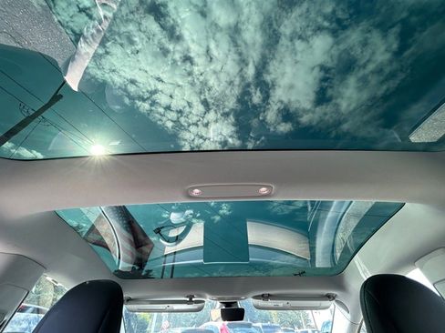 Used 2020 Tesla Model 3 Standard Range Plus image 16