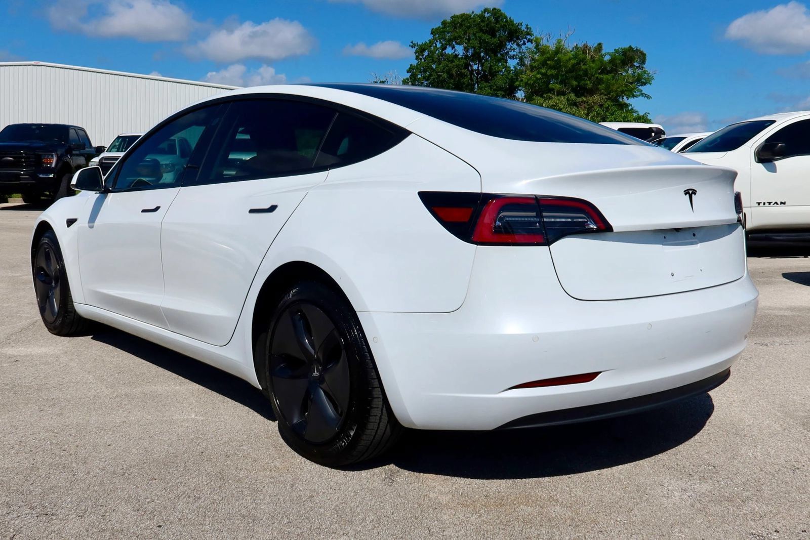 Used 2018 Tesla Model 3 Long Range RWD image 4