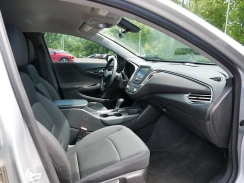 Used 2017 Chevrolet Malibu Hybrid FWD image 8