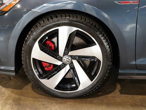 Used 2018 Volkswagen GTI SE FWD image 63