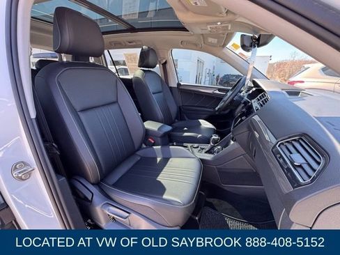Used 2022 Volkswagen Tiguan SE w/ Panoramic Sunroof Package AWD/4WD image 24