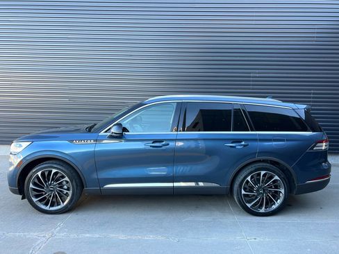 Used 2020 Lincoln Aviator Reserve w/ Equipment Group 202A image 9