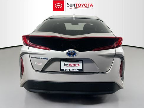 Used 2022 Toyota Prius Prime LE FWD image 5