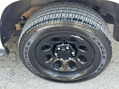 Used 2016 Chevrolet Tahoe 2WD image 39