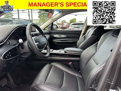 Used 2025 Genesis GV70 2.5T AWD/4WD image 14