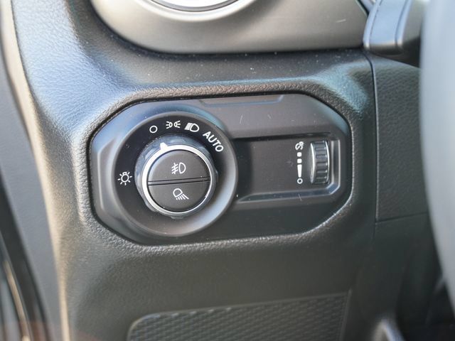 Used 2023 Jeep Gladiator Overland AWD/4WD image 19