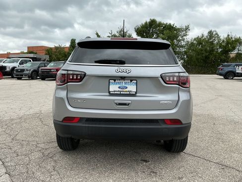 Used 2019 Jeep Compass Latitude AWD/4WD image 4