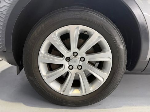 Used 2017 Land Rover Discovery Sport SE image 12