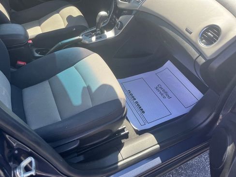 Used 2014 Chevrolet Cruze LS image 27