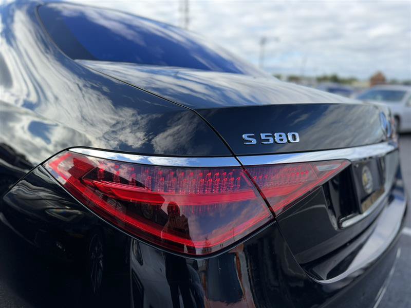 Used 2022 Mercedes-Benz S 580 4MATIC Sedan w/ Rear Seat Package image 5