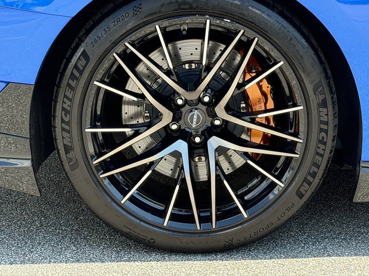 Used 2024 Nissan GT-R Premium w/ Premium Interior Package AWD/4WD image 13