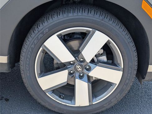 Used 2025 Hyundai Santa Fe Limited FWD image 40