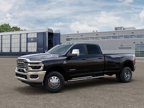 New 2026 RAM 3500 Laramie w/ Towing Technology Group AWD/4WD image 24