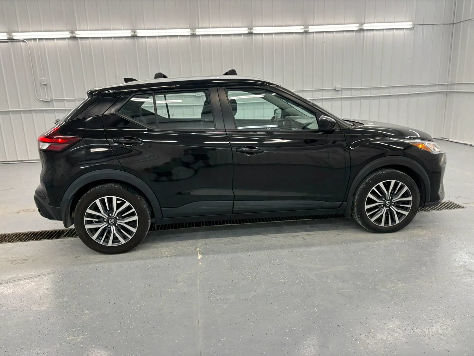 Used 2021 Nissan Kicks SV FWD image 8